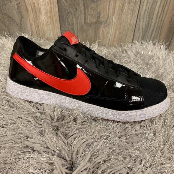 Nike Blazer Low QS (GS) Kids Sneakers AO1033-001 - Picture 2 of 6